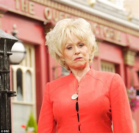 Barbara Windsor Set For Dramatic Return To Eastenders As Peggy Mitchell Daily Mail Online