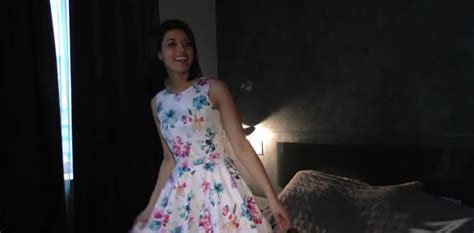 Hot Secretary Opens Up Her Pussy With Glowsticks ZB Porn