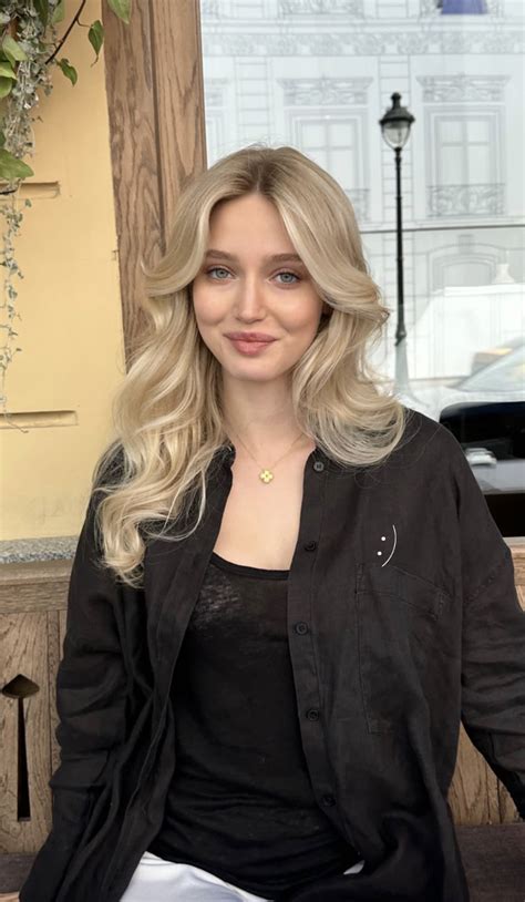 Cute Champagne Blonde Hair Color Blends For Women 2019 Stylesmod Modern