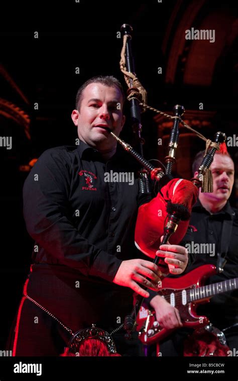 Red Hot Chilli Pipers Scottish Electric Bagpipe Band Cabaret In Edinburgh Venue Mansfield