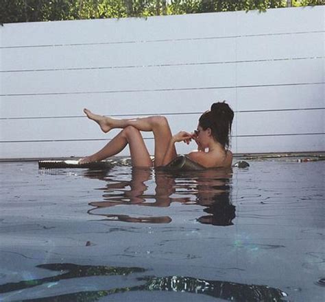 Kendall Jenners Deleted Naked Instagram Photo Plus Plenty More