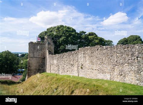 Pickering castle, Pickering, East Riding, Yorkshire, England Stock Photo - Alamy