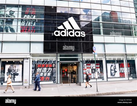 Adidas Store Logo High Resolution Stock Photography And Images Alamy