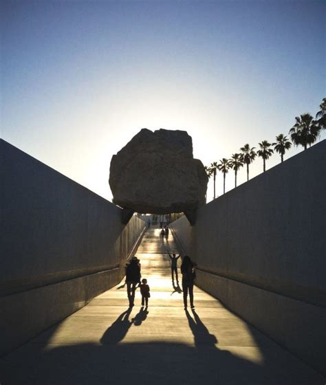 Levitated Mass | Michael Heizer - Arch2O.com