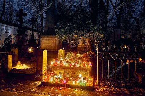 Memento Mori Luces Y Tumbas En El D A De Todos Los Santos En El