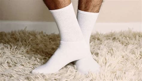 The 9 Best Mens Crew Socks For Sweaty Feet Reviews Of 2022