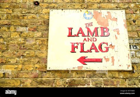 The lamb and flag pub london hi-res stock photography and images - Alamy