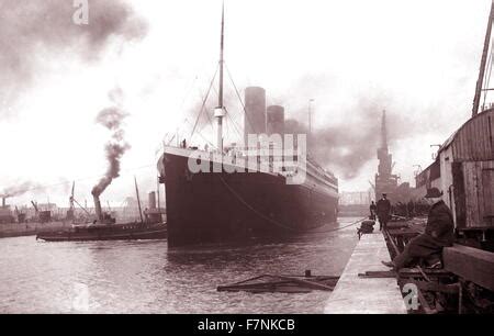 Titanic leaving Southampton Stock Photo - Alamy