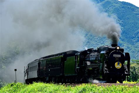 鉄道定番紀行 山口線の夏の風景を行くd51－200号機牽引のsl「やまぐち」号（徳佐駅）