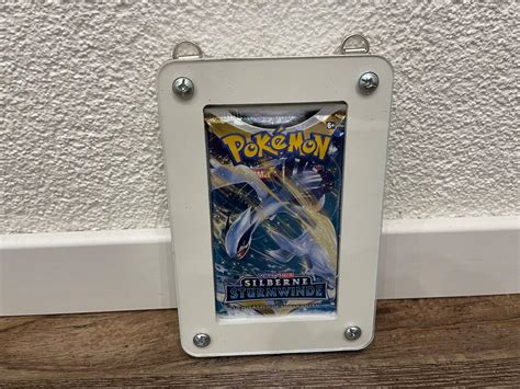 Pokémon BOOSTER Collector s Frame in White Plexiglas Protection