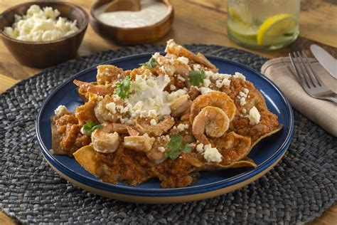 Chilaquiles Rancheros con Camarón