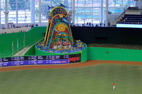 Baseball fans are debating the new estadio marlins park food 4