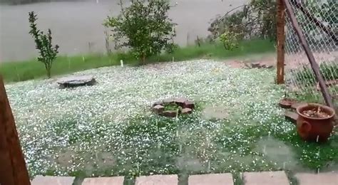 Chuva de granizo atinge Cariacica na Grande Vitória vídeo CLM Brasil