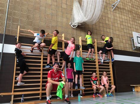 Kinder Und Jugendhandball In Der Halle Wieder Auf Vollen Touren