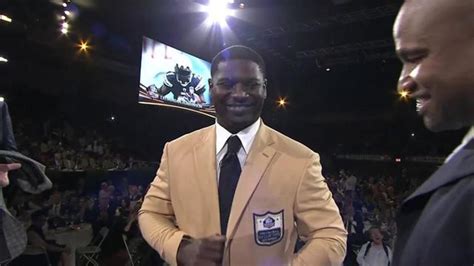 Hall of Fame RB LaDainian Tomlinson Accepts Gold Jacket