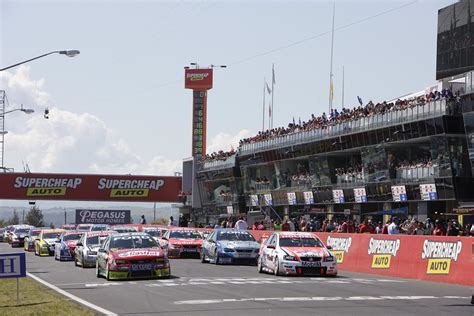 V8 Supercar Championship Bathurst Race Start During The Su Flickr