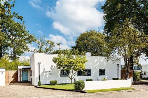 Remodeled 1930s Bauhaus Bungalow In A Stylish Contemporary Home