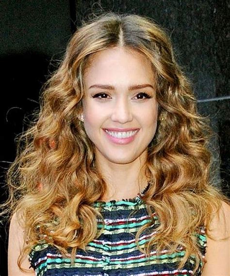 Jessica Alba Long Wavy Brunette Hairstyle With Light Brunette Highlights