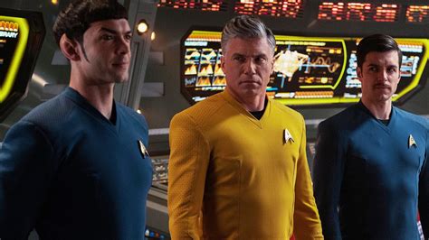 Star Trek Strange New Worlds Showrunner Explains Why This Kirk Seems So Different