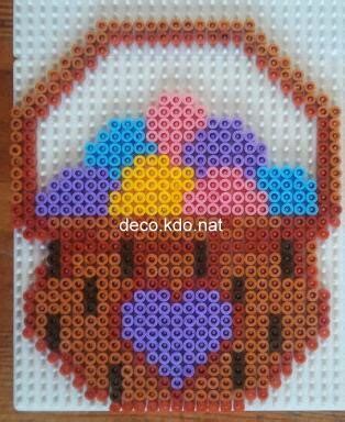 DECO KDO NAT Perles hama panier oeufs pâques coeur