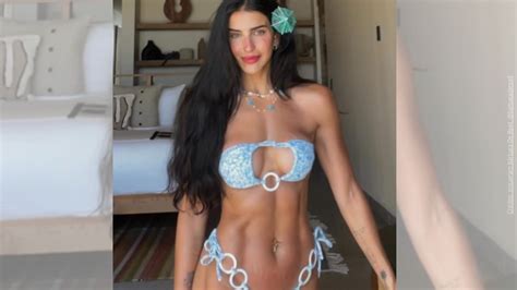 Bárbara de Regil comparte trend del marciano en bikini y sus fans enloquecen