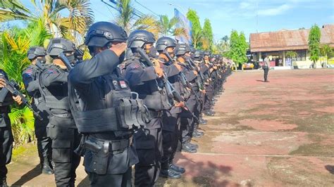 Satu SSK Pasukan Brimob Bone Amankan Pilkades Di Sinjai