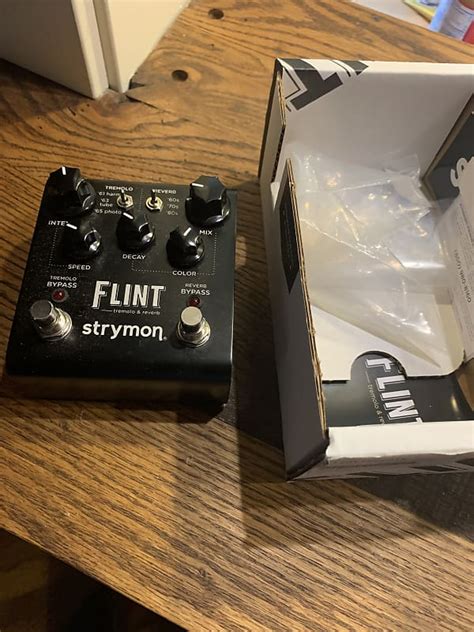 Strymon Flint V1 Black Knob Reverb
