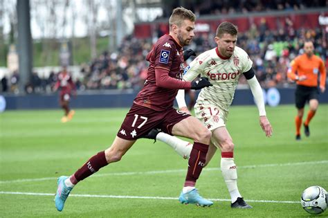 Official Strasbourg Sign Thomas Delaine From Metz Get French