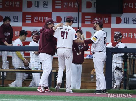 준플레이오프 통산 최다 탈삼진 신기록 경신한 안우진 네이트 스포츠