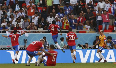 Costa Rica gana por sorpresa a Japón 0 1 y trastoca el grupo de España