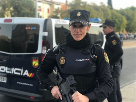 Mujeres Del Cuerpo Nacional De Policía… Simplemente Extraordinarias