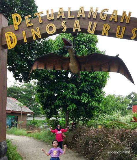 Petualangan Dinosaurus Taman Legenda