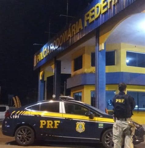 Ap S Receber Voz De Pris O Acusado De Sequestro Entra Em Luta Corporal