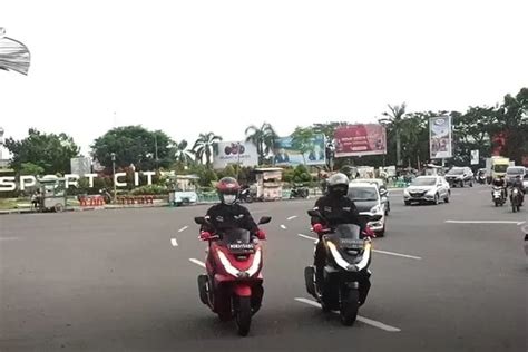 Berikut Tips Aman Cara Naik Motor Matik Di Tanjakan Dan Turunan Detik