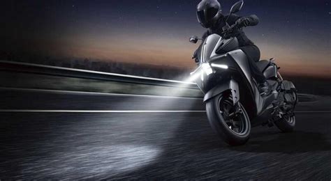 Yamaha Augur Un Nuovo Scooter Dallo Stile Avveniristico News Moto It