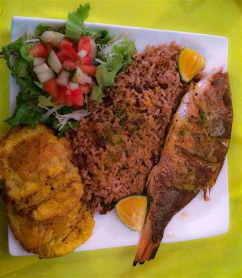 Yummm Traditional Caribbean food!! | Fincas