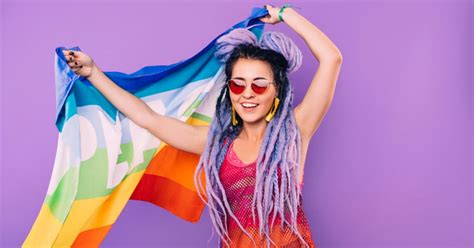 Bandeira do Orgulho LGBTQIA o que significam cores Conheça história