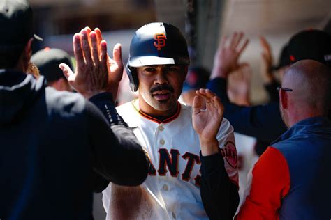 Sf Giants Injuries Lamonte Wade Jr Has A Jammed Thumb Mccovey