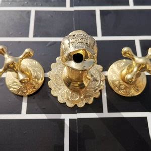 Wall Mount Bathroom Brass Faucet Bathroom Sink Faucet With Traditional ...