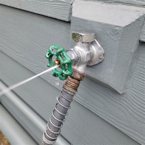 Leaking Hose Bib : r/Plumbing