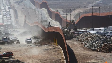 Trump visits 'virtually impenetrable' US-Mexico border wall | US News ...