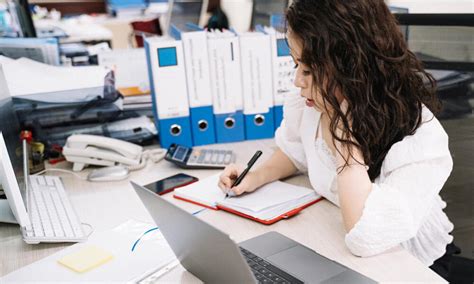 Las Principales Funciones De Un Auxiliar Administrativo ¿necesitas Uno