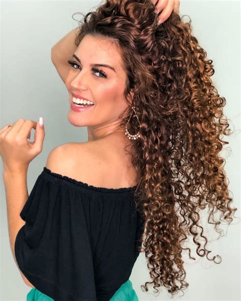 Cabelo cacheado longo 44 inspirações cuidados incríveis em 2020