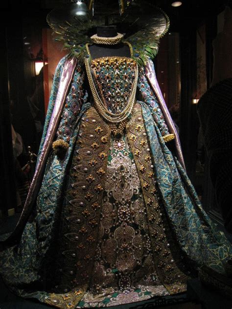 Queen Elizabeths Dress From Shakespeare In Love Fashion History