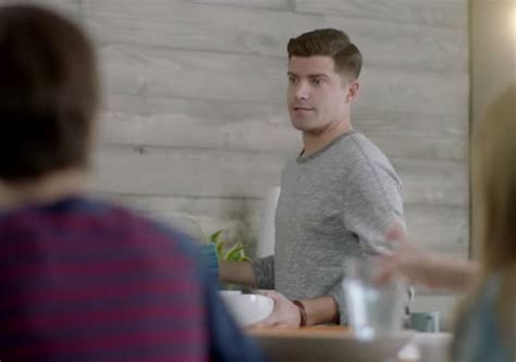 Así es el anuncio gay de Google Home con dos padres gays CromosomaX