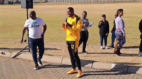 Themba Tshabalala On Twitter Captain Itu Khune Introducing The Team