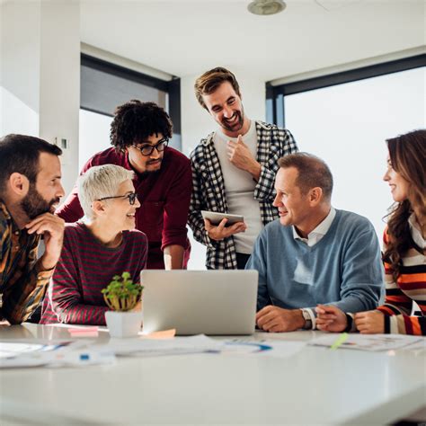 happy  work teamworking international