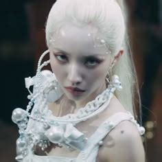 Gidle Nude Mv