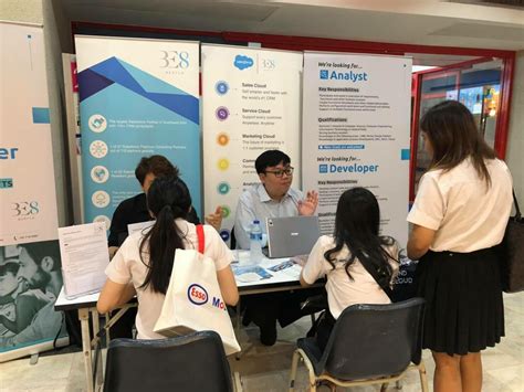 thai employees seek  jobs  bleak economy thaiger