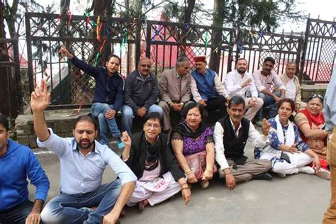 Protesting Water Shortage Bjp Activists Gherao Smc Office The Tribune